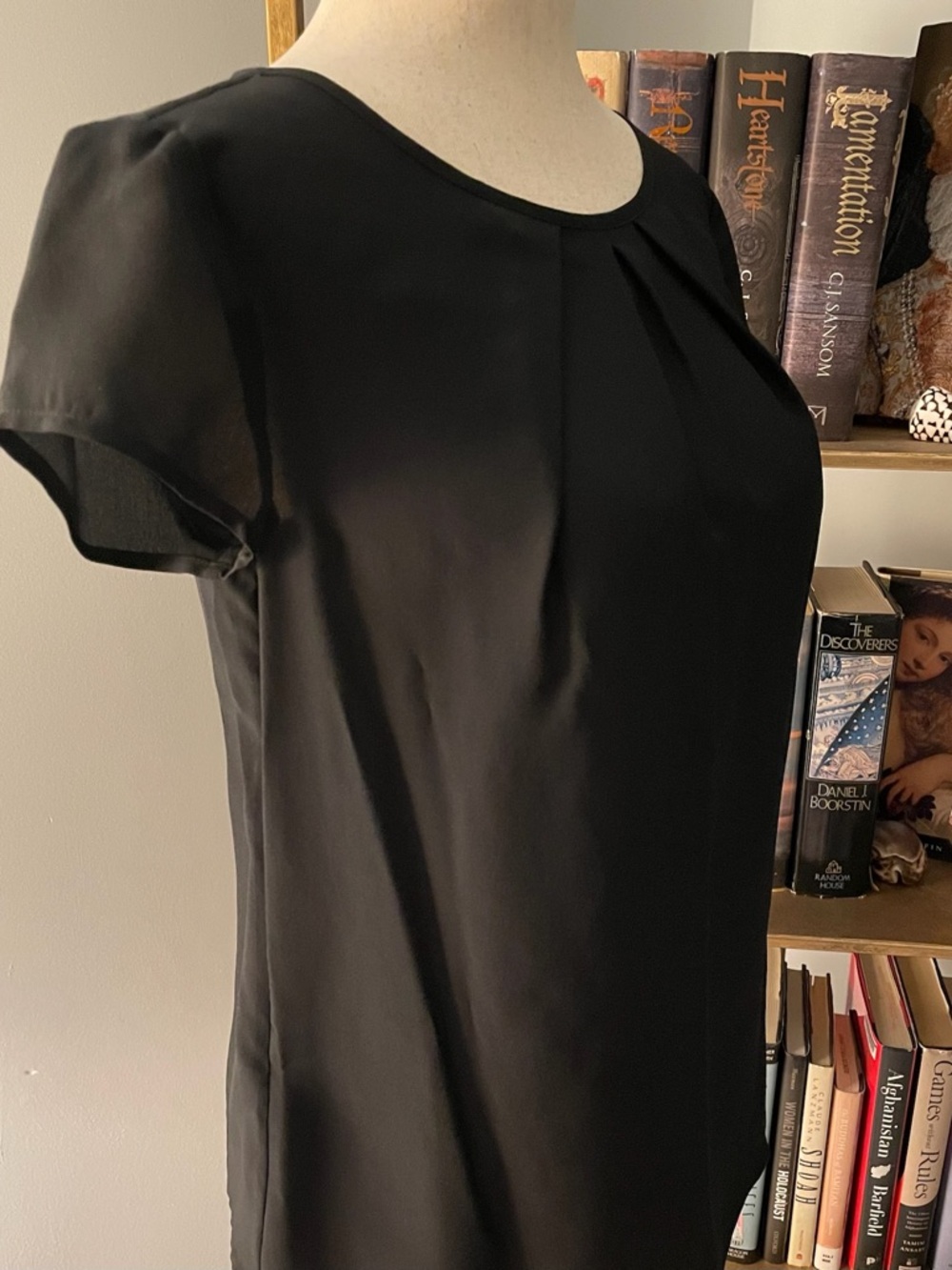 Ann Taylor 100% Silk Black Short Cap Sleeve Blouse Shell - Picture 6 of 13